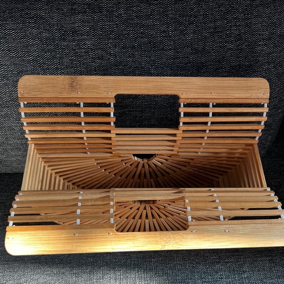 Bamboo Clutch – Vacation Ready + Insta-Worthy Style - Picture 8 of 9